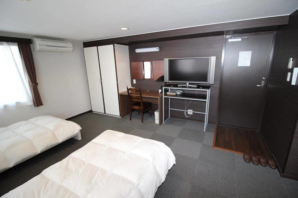 Hotel Chrysantheme เกียวโต ภายนอก รูปภาพ