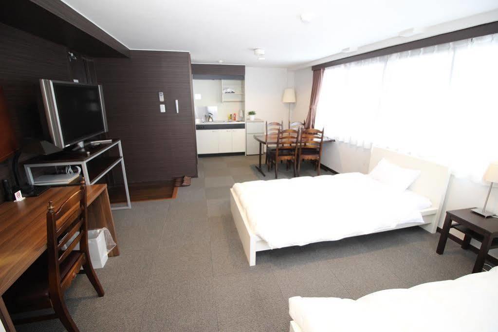 Hotel Chrysantheme เกียวโต ภายนอก รูปภาพ